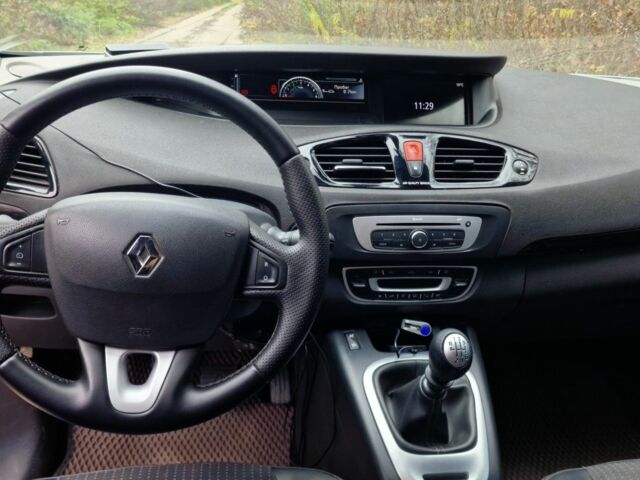 Серый Рено Гранд Сценик, объемом двигателя 1.6 л и пробегом 330 тыс. км за 7400 $, фото 5 на Automoto.ua