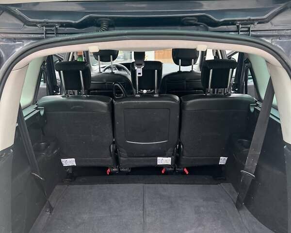 Сірий Рено Гранд Сценік, об'ємом двигуна 1.6 л та пробігом 242 тис. км за 8000 $, фото 11 на Automoto.ua