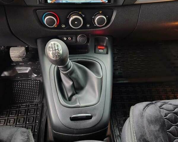 Серый Рено Гранд Сценик, объемом двигателя 1.5 л и пробегом 292 тыс. км за 6700 $, фото 14 на Automoto.ua