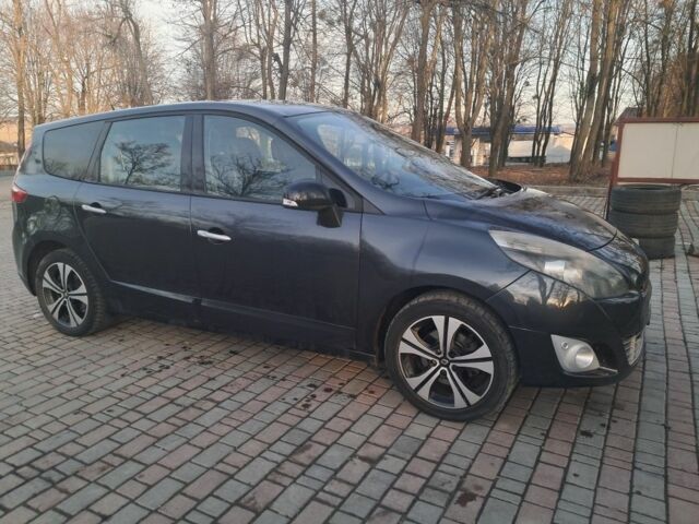 Серый Рено Гранд Сценик, объемом двигателя 1.6 л и пробегом 306 тыс. км за 6500 $, фото 22 на Automoto.ua