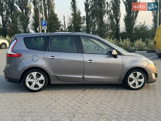 Сірий Рено Гранд Сценік, об'ємом двигуна 2 л та пробігом 200 тис. км за 7990 $, фото 6 на Automoto.ua
