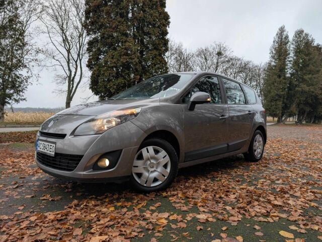 Серый Рено Гранд Сценик, объемом двигателя 1.5 л и пробегом 261 тыс. км за 5999 $, фото 1 на Automoto.ua