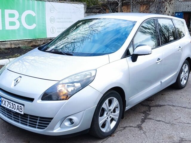 Серый Рено Гранд Сценик, объемом двигателя 1.6 л и пробегом 310 тыс. км за 7300 $, фото 6 на Automoto.ua