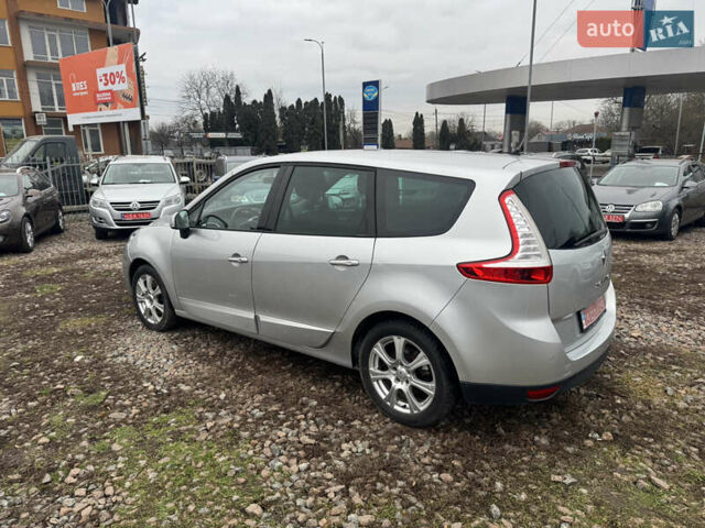 Серый Рено Гранд Сценик, объемом двигателя 2 л и пробегом 210 тыс. км за 6900 $, фото 8 на Automoto.ua