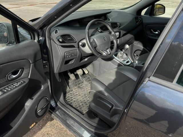 Рено Гранд Сценик 2011 в Чернигове на Automoto.ua Серый Рено Гранд Сценик, объемом двигателя 1.5 л и пробегом 309 тыс. км за 7600 $, фото 6 на Automoto.ua