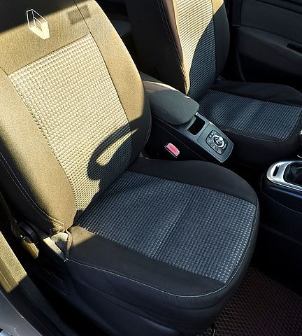 Серый Рено Гранд Сценик, объемом двигателя 1.5 л и пробегом 300 тыс. км за 7000 $, фото 7 на Automoto.ua