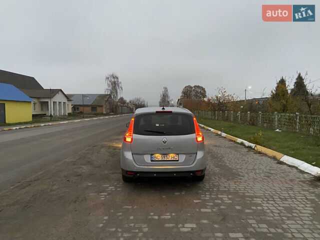 Серый Рено Гранд Сценик, объемом двигателя 1.46 л и пробегом 284 тыс. км за 5950 $, фото 3 на Automoto.ua