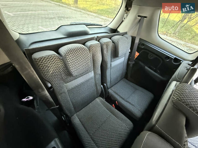 Серый Рено Гранд Сценик, объемом двигателя 1.6 л и пробегом 305 тыс. км за 6900 $, фото 16 на Automoto.ua