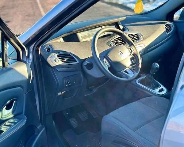 Рено Гранд Сценик 2011 в Львове на Automoto.ua Серый Рено Гранд Сценик, объемом двигателя 1.5 л и пробегом 240 тыс. км за 7500 $, фото 8 на Automoto.ua