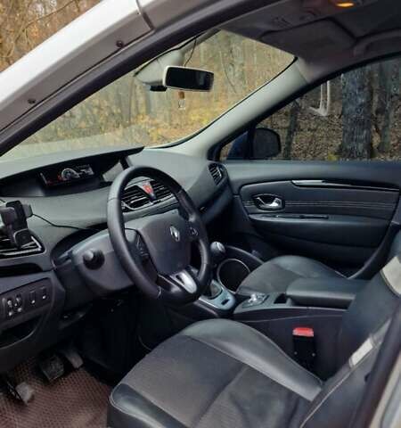 Серый Рено Гранд Сценик, объемом двигателя 1.6 л и пробегом 335 тыс. км за 7400 $, фото 15 на Automoto.ua