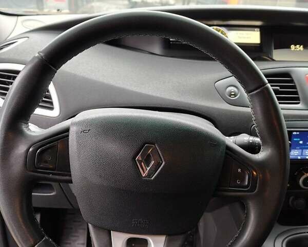 Серый Рено Гранд Сценик, объемом двигателя 1.5 л и пробегом 292 тыс. км за 6700 $, фото 12 на Automoto.ua