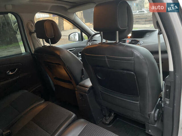 Сірий Рено Гранд Сценік, об'ємом двигуна 1.87 л та пробігом 220 тис. км за 8000 $, фото 33 на Automoto.ua