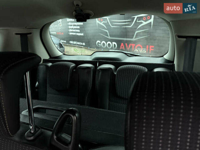 Серый Рено Гранд Сценик, объемом двигателя 1.6 л и пробегом 265 тыс. км за 7950 $, фото 35 на Automoto.ua