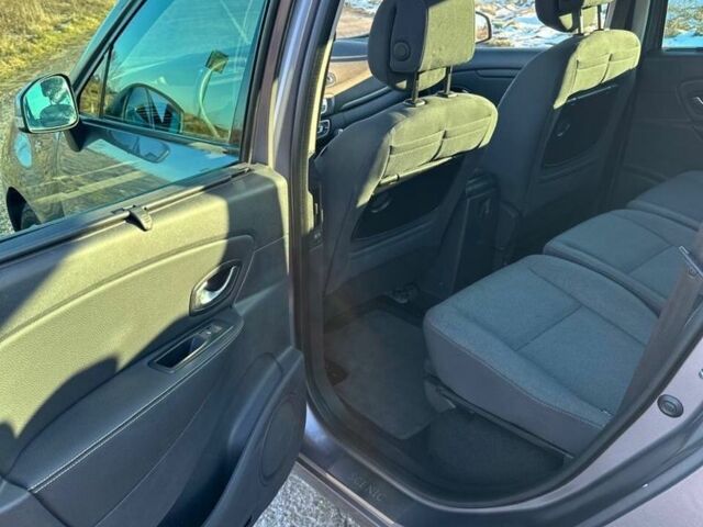 Серый Рено Гранд Сценик, объемом двигателя 1.5 л и пробегом 240 тыс. км за 7500 $, фото 19 на Automoto.ua