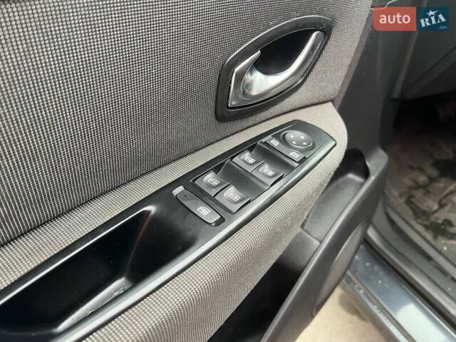 Серый Рено Гранд Сценик, объемом двигателя 1.46 л и пробегом 278 тыс. км за 8490 $, фото 16 на Automoto.ua