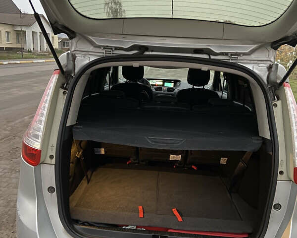 Серый Рено Гранд Сценик, объемом двигателя 1.46 л и пробегом 284 тыс. км за 5950 $, фото 13 на Automoto.ua