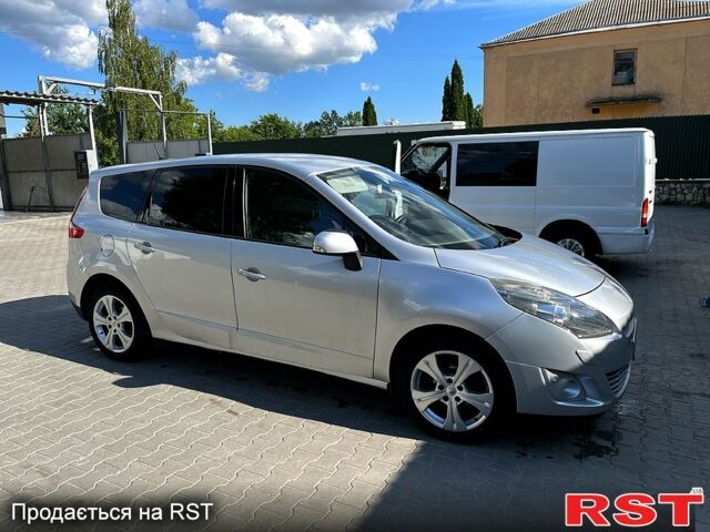 Серый Рено Гранд Сценик, объемом двигателя 1.6 л и пробегом 268 тыс. км за 8100 $, фото 1 на Automoto.ua