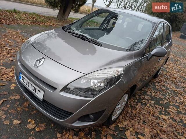 Серый Рено Гранд Сценик, объемом двигателя 1.5 л и пробегом 261 тыс. км за 5999 $, фото 8 на Automoto.ua