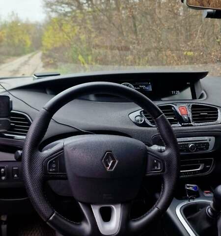 Серый Рено Гранд Сценик, объемом двигателя 1.6 л и пробегом 335 тыс. км за 7400 $, фото 17 на Automoto.ua