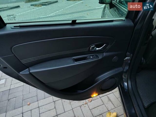 Серый Рено Гранд Сценик, объемом двигателя 1.46 л и пробегом 318 тыс. км за 7800 $, фото 12 на Automoto.ua