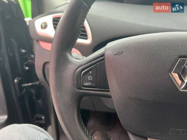 Серый Рено Гранд Сценик, объемом двигателя 1.46 л и пробегом 278 тыс. км за 8490 $, фото 19 на Automoto.ua