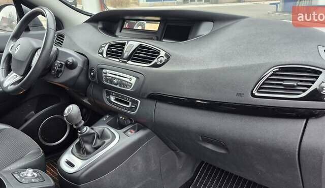 Серый Рено Гранд Сценик, объемом двигателя 1.6 л и пробегом 149 тыс. км за 8500 $, фото 28 на Automoto.ua