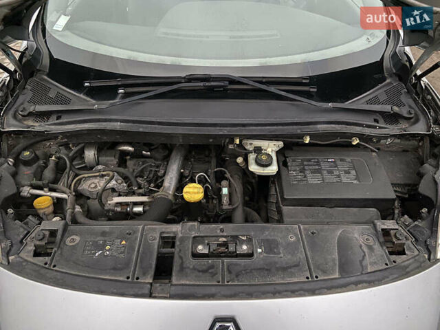 Серый Рено Гранд Сценик, объемом двигателя 1.46 л и пробегом 284 тыс. км за 5950 $, фото 27 на Automoto.ua