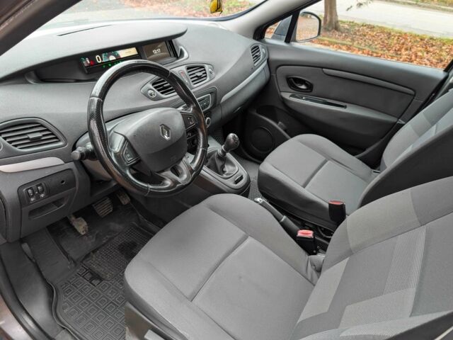 Серый Рено Гранд Сценик, объемом двигателя 1.5 л и пробегом 261 тыс. км за 5999 $, фото 18 на Automoto.ua