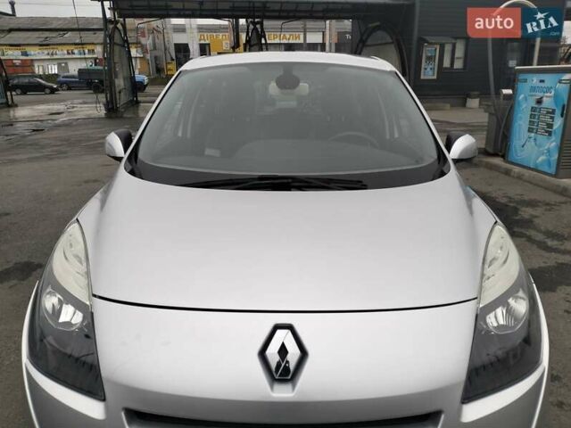 Рено Гранд Сценик 2011 в Чернигове на Automoto.ua Серый Рено Гранд Сценик, объемом двигателя 1.5 л и пробегом 220 тыс. км за 8500 $, фото 11 на Automoto.ua