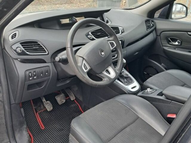 Серый Рено Гранд Сценик, объемом двигателя 1.6 л и пробегом 306 тыс. км за 6500 $, фото 8 на Automoto.ua