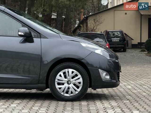 Сірий Рено Гранд Сценік, об'ємом двигуна 1.6 л та пробігом 218 тис. км за 7650 $, фото 3 на Automoto.ua