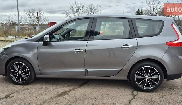 Серый Рено Гранд Сценик, объемом двигателя 1.6 л и пробегом 149 тыс. км за 8500 $, фото 13 на Automoto.ua