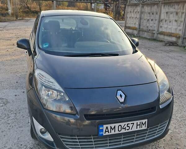 Серый Рено Гранд Сценик, объемом двигателя 1.87 л и пробегом 234 тыс. км за 6300 $, фото 1 на Automoto.ua