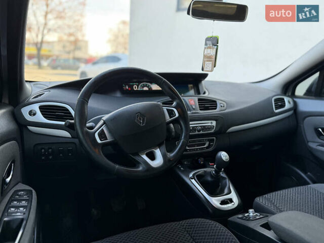 Серый Рено Гранд Сценик, объемом двигателя 1.6 л и пробегом 305 тыс. км за 6900 $, фото 12 на Automoto.ua