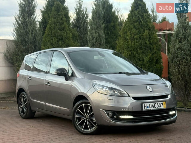 Серый Рено Гранд Сценик, объемом двигателя 2 л и пробегом 241 тыс. км за 10950 $, фото 5 на Automoto.ua
