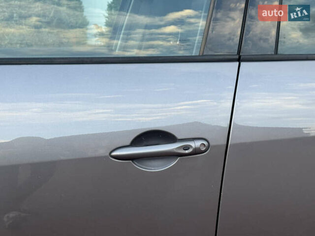 Серый Рено Гранд Сценик, объемом двигателя 2 л и пробегом 241 тыс. км за 10950 $, фото 25 на Automoto.ua