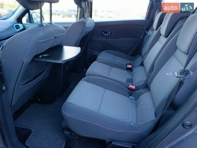 Серый Рено Гранд Сценик, объемом двигателя 1.5 л и пробегом 233 тыс. км за 9200 $, фото 23 на Automoto.ua