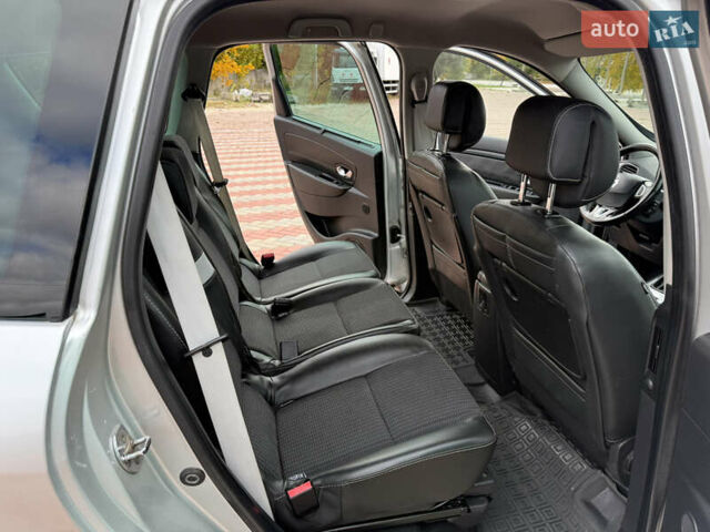 Серый Рено Гранд Сценик, объемом двигателя 2 л и пробегом 187 тыс. км за 8750 $, фото 22 на Automoto.ua