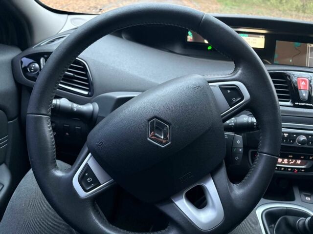 Серый Рено Гранд Сценик, объемом двигателя 1.4 л и пробегом 196 тыс. км за 7700 $, фото 17 на Automoto.ua