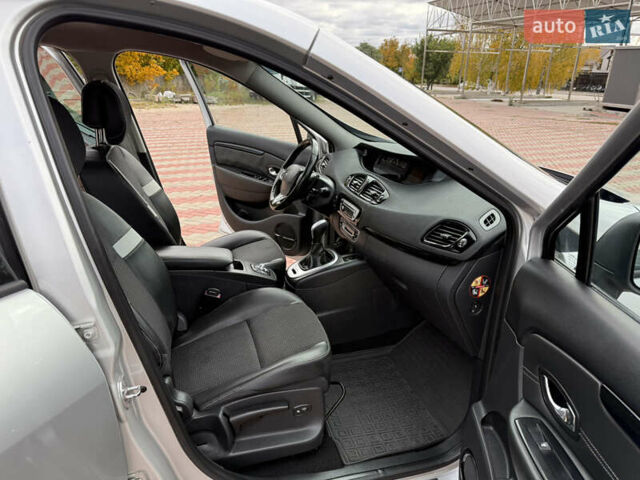 Серый Рено Гранд Сценик, объемом двигателя 2 л и пробегом 187 тыс. км за 8750 $, фото 23 на Automoto.ua