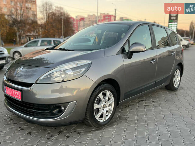 Серый Рено Гранд Сценик, объемом двигателя 1.6 л и пробегом 240 тыс. км за 7999 $, фото 43 на Automoto.ua