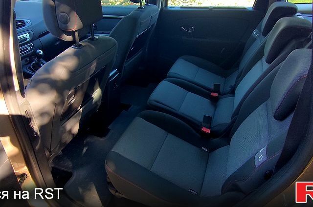 Серый Рено Гранд Сценик, объемом двигателя 1.5 л и пробегом 223 тыс. км за 9500 $, фото 5 на Automoto.ua