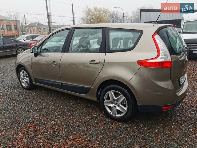 Сірий Рено Гранд Сценік, об'ємом двигуна 1.5 л та пробігом 238 тис. км за 8700 $, фото 11 на Automoto.ua