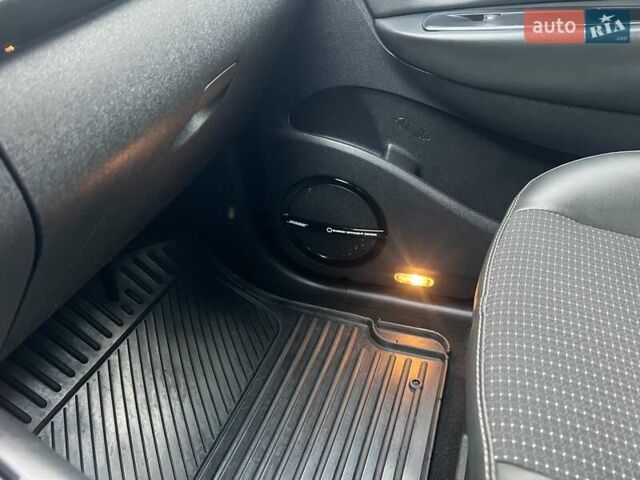 Серый Рено Гранд Сценик, объемом двигателя 1.5 л и пробегом 178 тыс. км за 10300 $, фото 28 на Automoto.ua