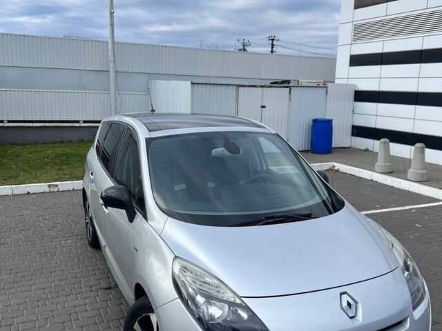 Серый Рено Гранд Сценик, объемом двигателя 1.5 л и пробегом 363 тыс. км за 7600 $, фото 4 на Automoto.ua