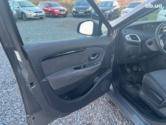 Серый Рено Гранд Сценик, объемом двигателя 1.5 л и пробегом 281 тыс. км за 9740 $, фото 13 на Automoto.ua