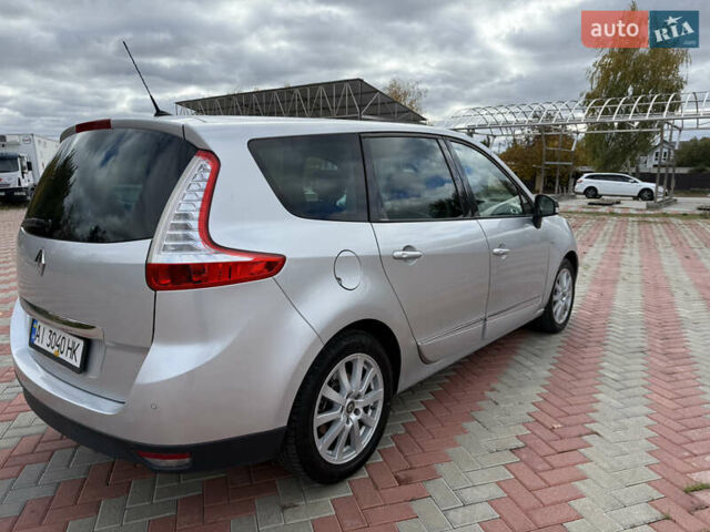 Серый Рено Гранд Сценик, объемом двигателя 2 л и пробегом 187 тыс. км за 8750 $, фото 11 на Automoto.ua