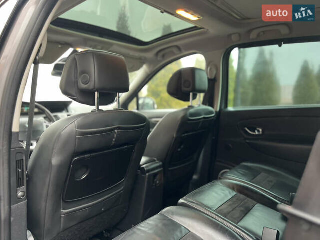 Серый Рено Гранд Сценик, объемом двигателя 1.6 л и пробегом 238 тыс. км за 9500 $, фото 28 на Automoto.ua