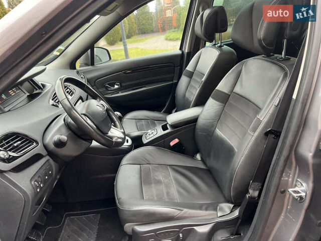 Серый Рено Гранд Сценик, объемом двигателя 1.6 л и пробегом 238 тыс. км за 9500 $, фото 18 на Automoto.ua