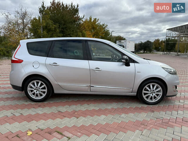 Серый Рено Гранд Сценик, объемом двигателя 2 л и пробегом 187 тыс. км за 8750 $, фото 8 на Automoto.ua